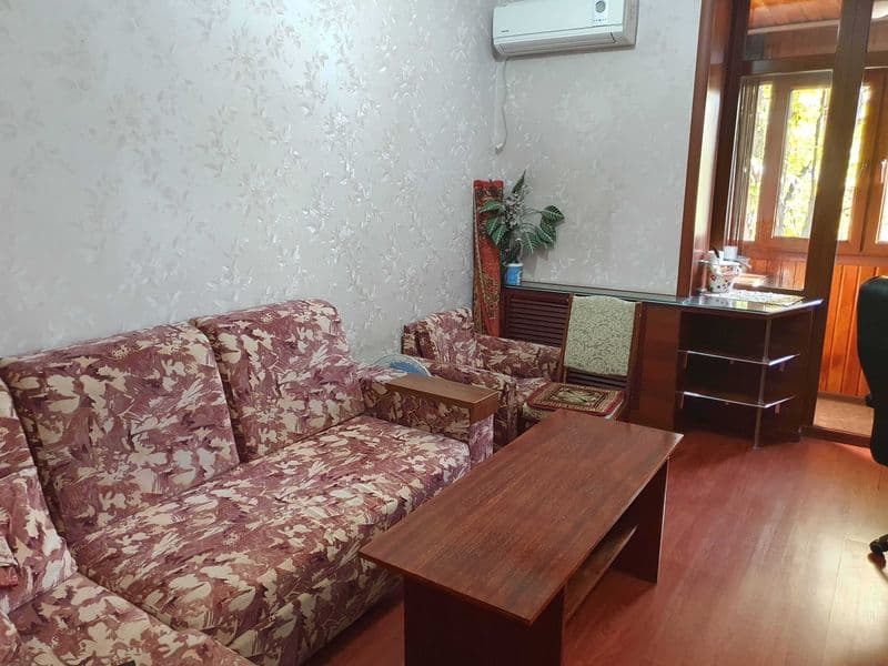 даётся квартира. 2хэтажный дом на второй линии, на ул. Ш Рус