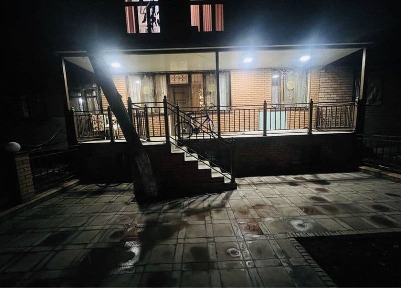 Квартира 2-х комнатная переделанная в 3-х, на 1-м этаже с от