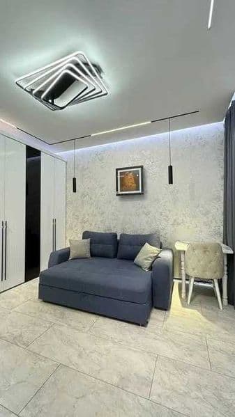 1 комнатную квартиру на 8 этаже,<br />
В квартире есть все н