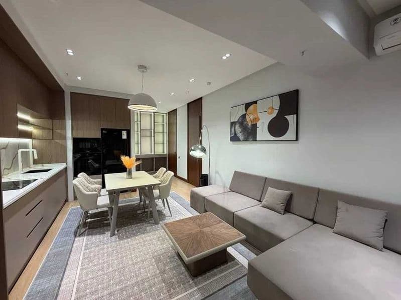 Район: Яккасарайский<br />
Ориентир: Гостиница Россия<br />
