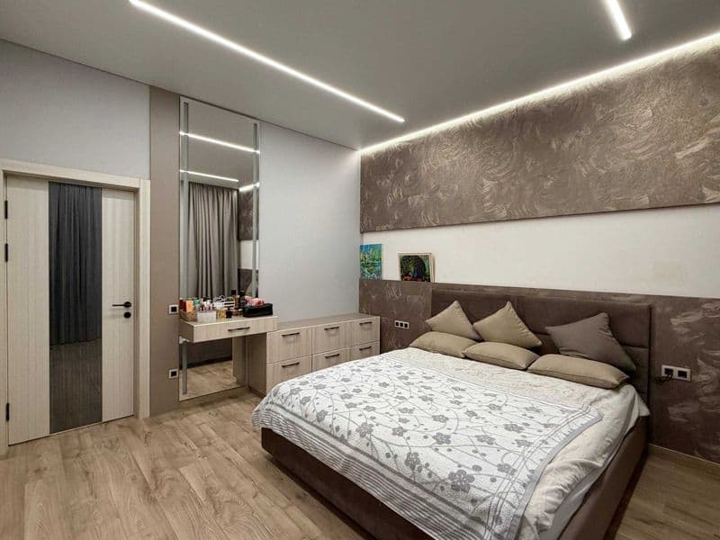 Сдается квартира для семейных<br />
<br />
Район: Алмазар<br