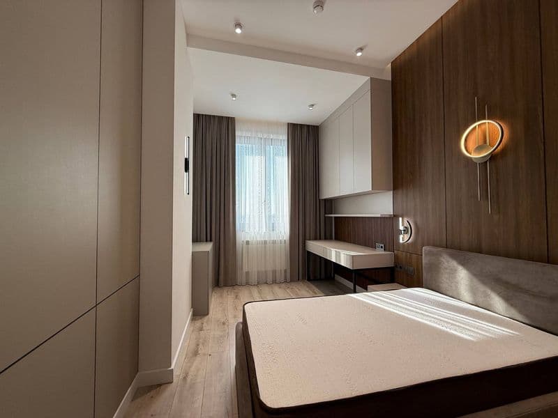 Мирабадский район <br />
ЦУМ <br />
2 комнатная <br />
60 кв