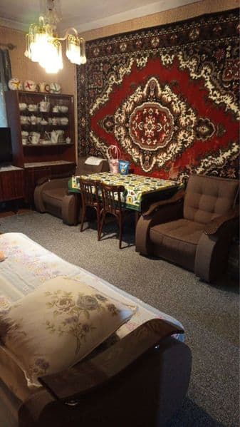 2 комнатная квартира, аккуратная чистая с средним ремонтом. 