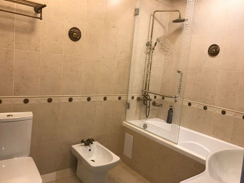 На против Tashkent siti <br />
<br />
3-комн 2-этаж 6-этажны — фото 4