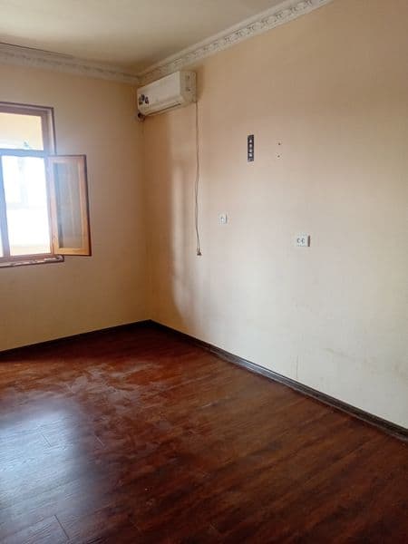 Оилага еки парядичний  1 кишига берилади квартира тоза метро