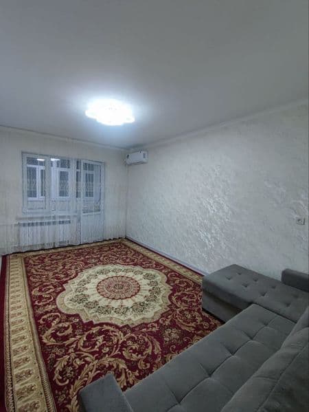 Квартира Новза метро рупарасида жойлашган еруг шинамгина узо