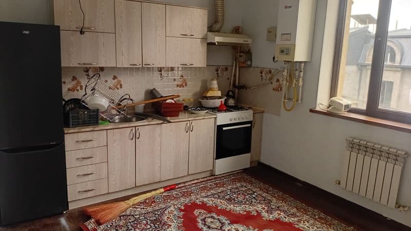 Ижарага уй берилади 2 хоналик факат ойла учун оринтир 40 лет