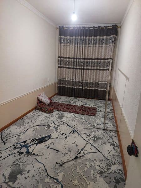 Kvartira chilonzor 19-kvartal farhatskiyni oldida, bollarga 