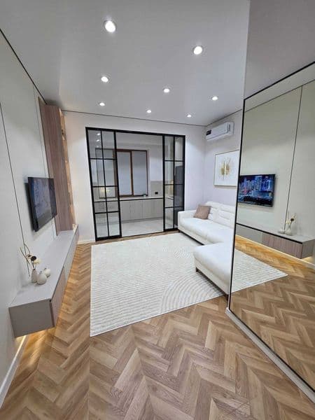 • Район: Юнусабад<br />
• Адрес: ЖК "Yunusabad Residence"<br