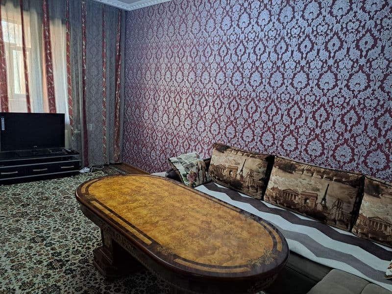 Сдаётся 3ком.квартира 2 <br />
  этаж, Евроремонт. Комфортна