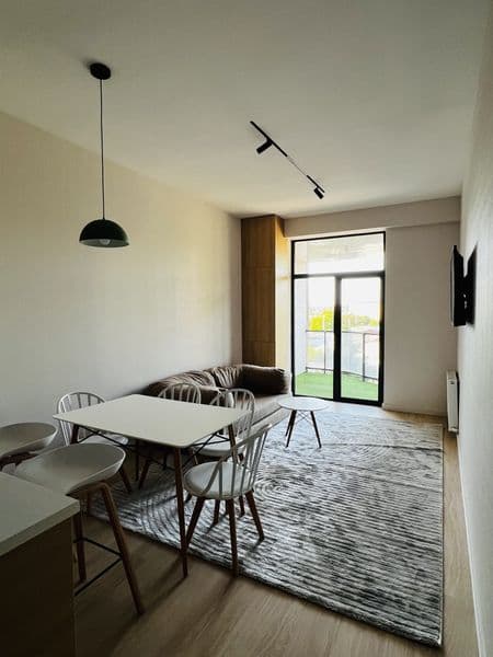 Сдается уютная и современная 2-комнатная квартира площадью 5