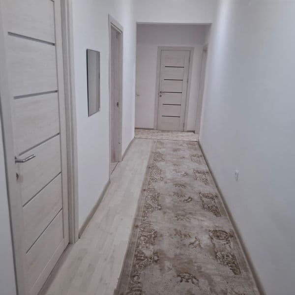 Янги Дархон 2 да 3 хонали 81 м2 лик квартира ижарага берилад