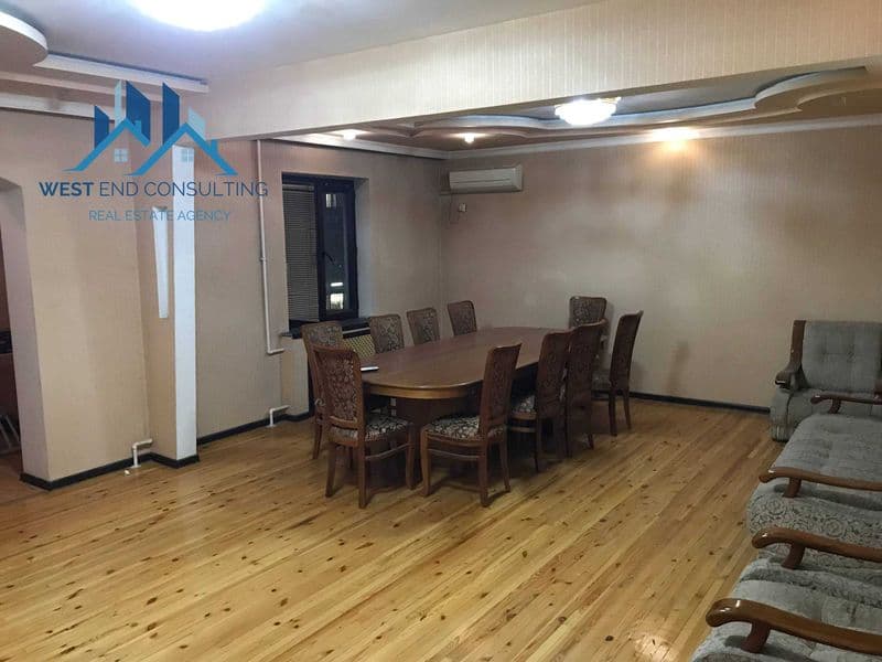 Дом Банковский в центре города, улица Мирабад, напротив Mira — фото 3