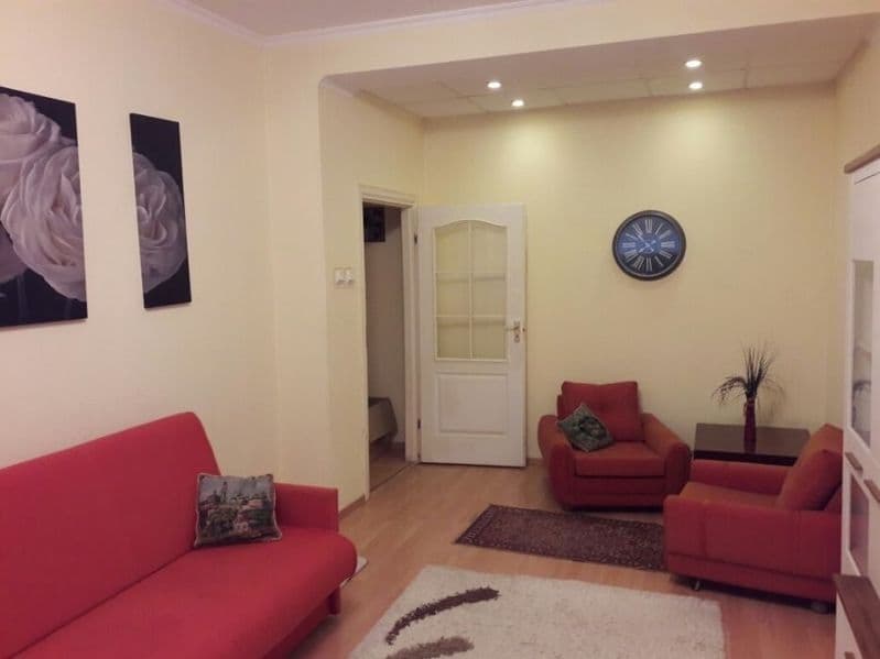 Сдается очень уютная квартира 2/3/4. <br />
<br />
Ориентир: