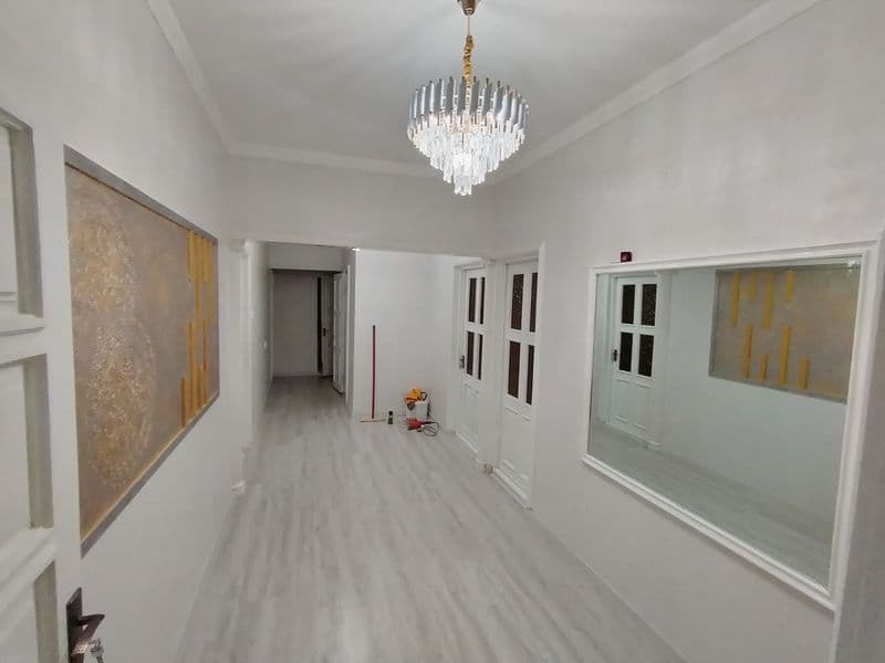 Ijaraga beriladi 4 xonali kv, 9 qavatli dom, 2 qavatda joyla