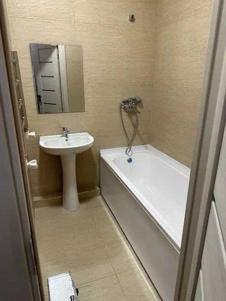 Сдаётся шикарная 2-комнатная квартира в Новостройка<br />
<b — фото 5