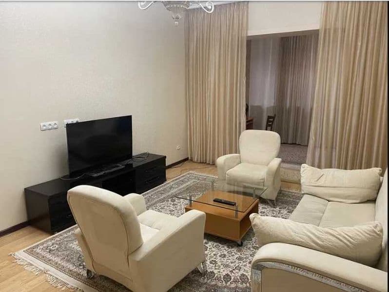 Cдается квартира в центре города   <br />
ориентир - гостини