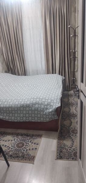 Район - Алмазарский<br />
Ориентир - Тансикбоев<br />
Комнат