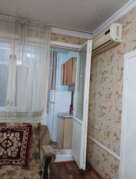 Сдается 2 комн. квартира с самой необходимой мебелью и техни — фото 2