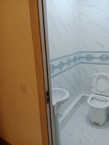 Урикзор бозори ёнида жойлашган янги курилган квартирага ижар — фото 5