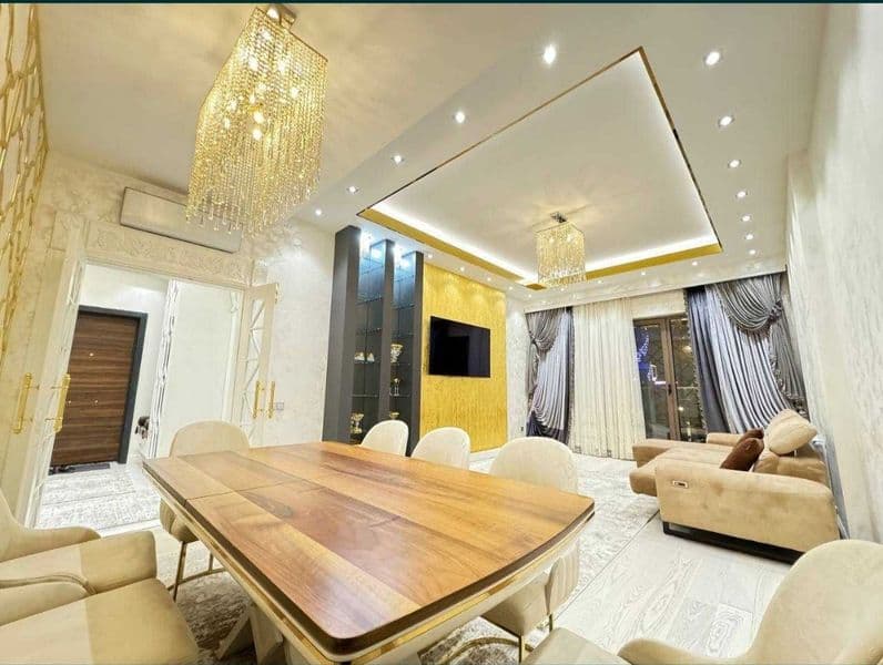 2х комнтная квартира <br />
Площадь 85м2<br />
Этаж 3<br />
