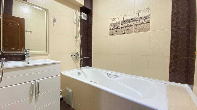 [2ЧИ: 002]<br />
<br />
2 комнаты • 50 м² • 2/4 этаж<br />
< — фото 4