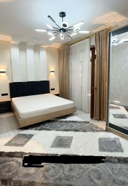 Хоналар сони: 2<br />
Умумий майдони: 60 м²<br />
Қават: 3<b