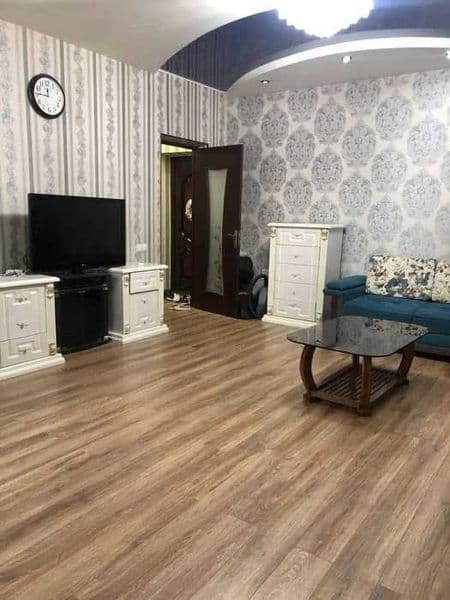 Сдаётся квартира на Максиме Горьком<br />
Ориентир - Чайхана