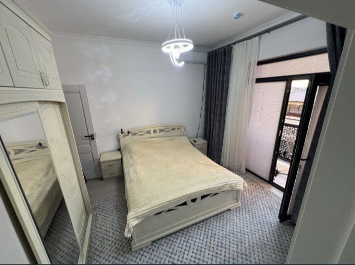 #Юнусобод <br />
<br />
YUNUSOBOD<br />
Mo'ljal: Nomdor soms