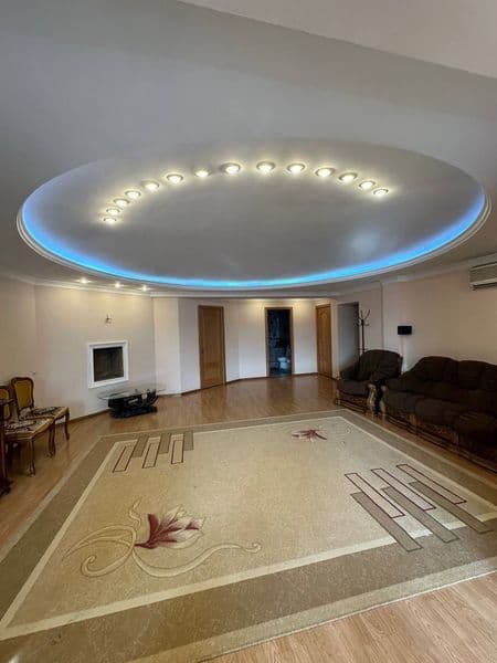 Предлагается в аренду 3-комнатная квартира на 5 этаже. Дом р