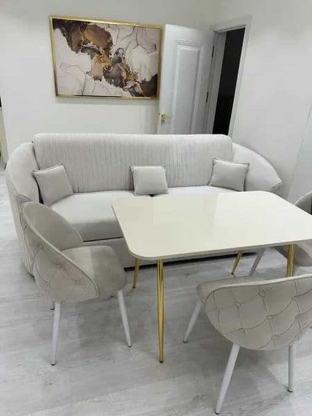 Аренда 3 комнатная квартира <br />
Кирпичный дом <br />
Уком