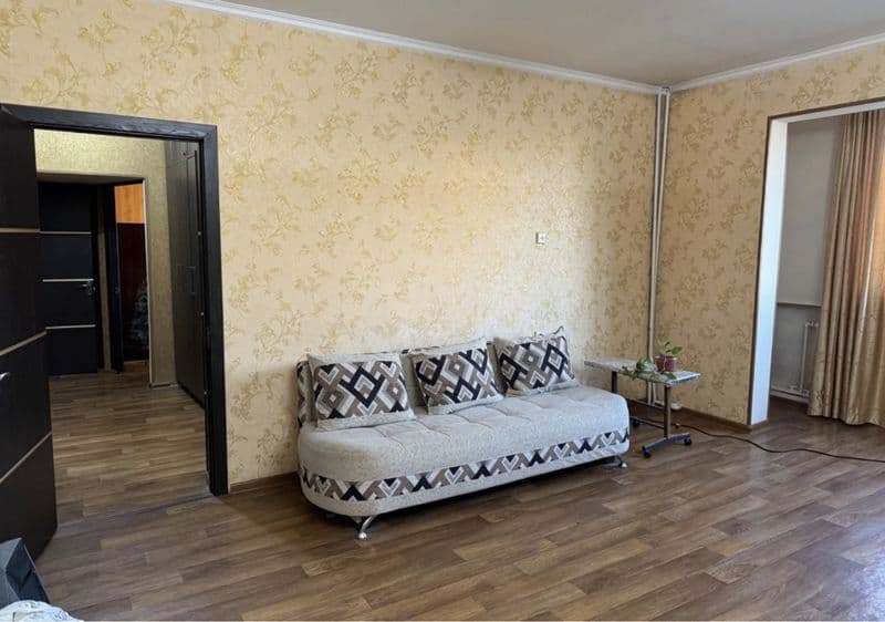 Ц 2<br />
2/8/9<br />
Плошад 60кв<br />
Цена 500$<br />
Услу — фото 2