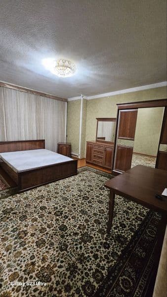 Район - Алмазарский<br />
Ориентир - Сагбон<br />
Комнат - 3