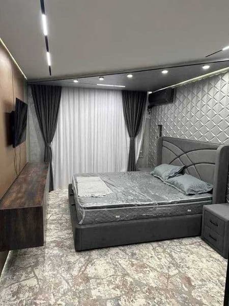 Район: Яшнабадский<br />
Ориентир: Лисунова<br />
<br />
• К