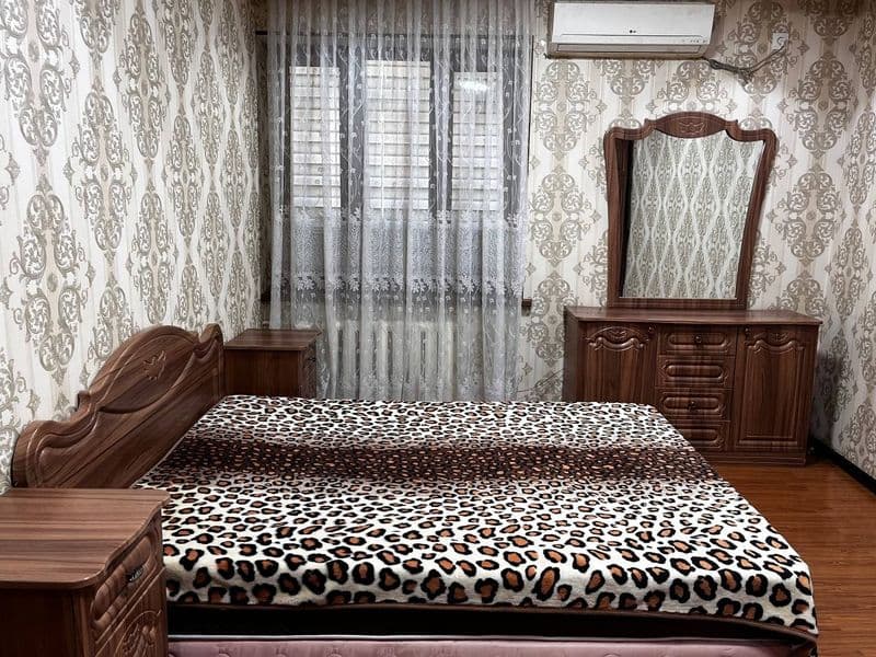 # Аренда <br />
<br />
Р-н Якасарай <br />
Ул. БАБУРА <br />