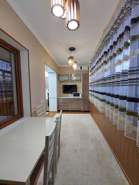 Сдается в аренду 3 комнатная квартира в кирпичном доме на 3 