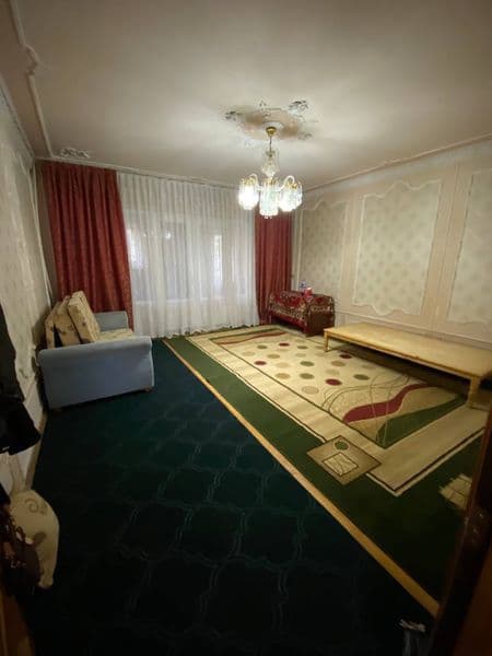 Район - Алмазарский<br />
Ориентир - Парк победа<br />
Комна