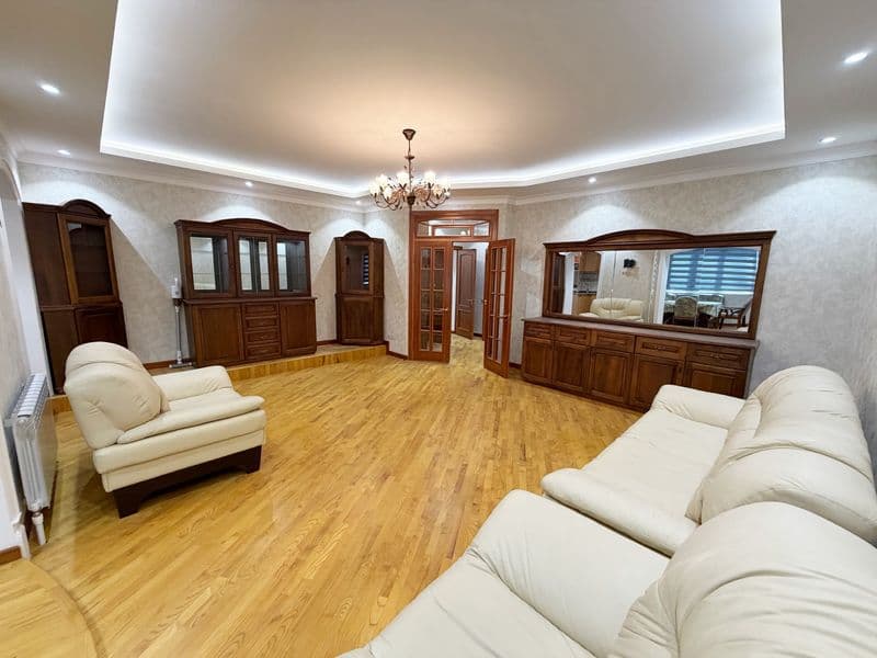 Чистая уютная квартира с авторским ремонтом <br />
<br />
В 