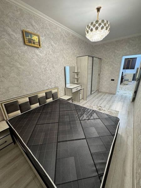 Yakkasaroy tumanida, Oybek metrosi yonida 2 xonali shinam va