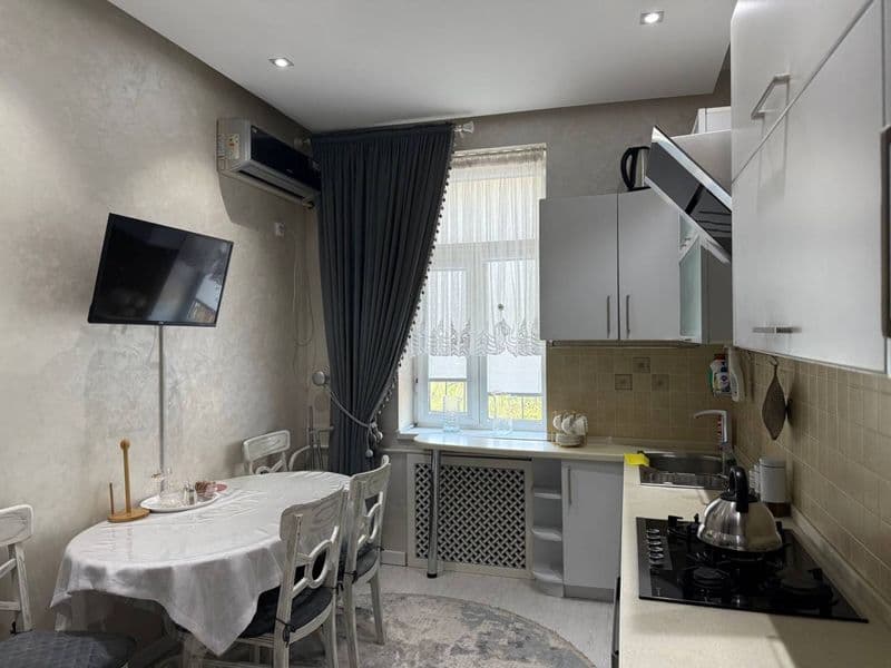 Сдам в аренду <br />
3 комнаты 90 кв м 850$<br />
Реставриро — фото 2