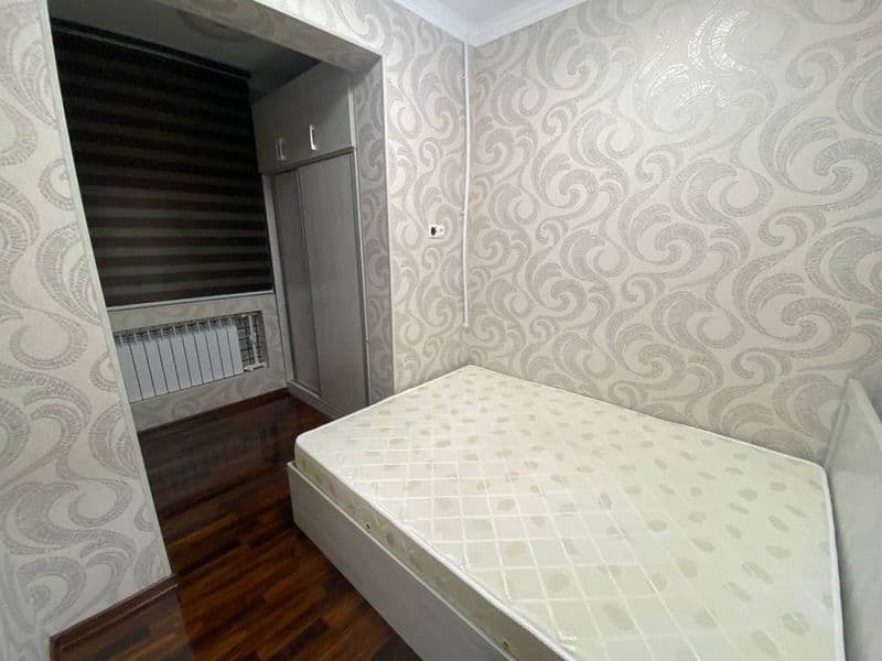 Юнусабад 12.  метро.  Туркистон. 2/2/4 мебель техника.  450 