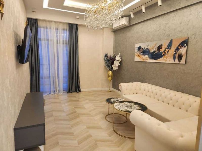 Район: Чиланзарский<br />
Адрес: Чиланзар-2<br />
<br />
Ком