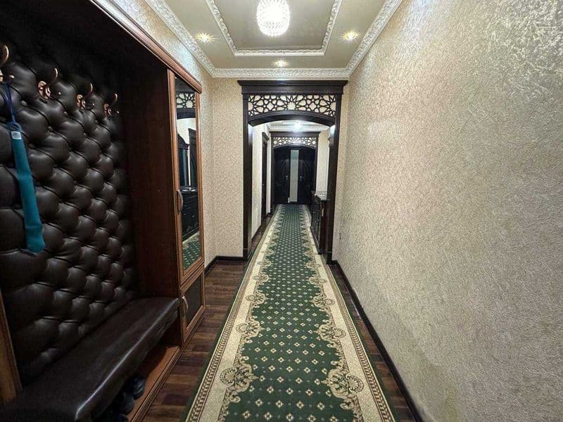 Millig Bog metro ga 150-200 metro, Oliy Majlis togrisida, 3 