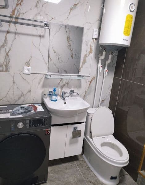 Yashnobod Olmos mahallada 2 xona yevrotamirdan chiqqan kv ij