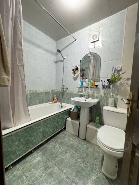 2- х комнатная.  Буз-2.  Кафе " Тараканчик ". Балкон 2х6 <br — фото 3