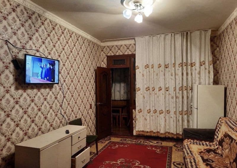 2-х комнатную, переделанную в 3-х комнатную квартиру на ТТЗ-