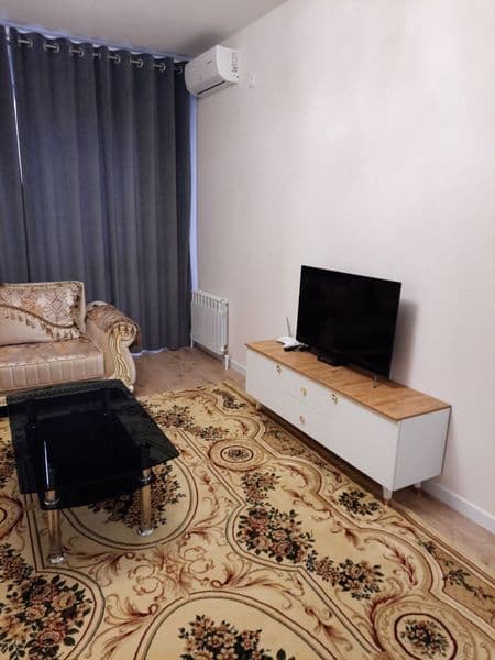 SROCHNA ARENDA <br />
Olmazor city <br />
2 xona 4 etaj <br 