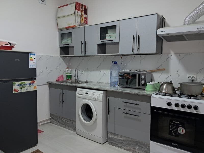 Ижарага 1 хонали уй берилади<br />
Хама шароити бн