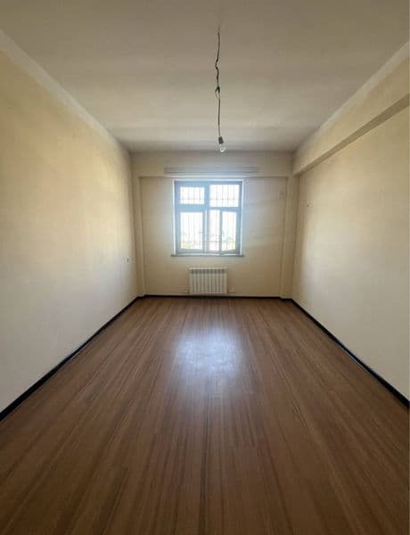 Район - Алмазарский<br />
Ориентир - Сагбон<br />
Комнат - 2