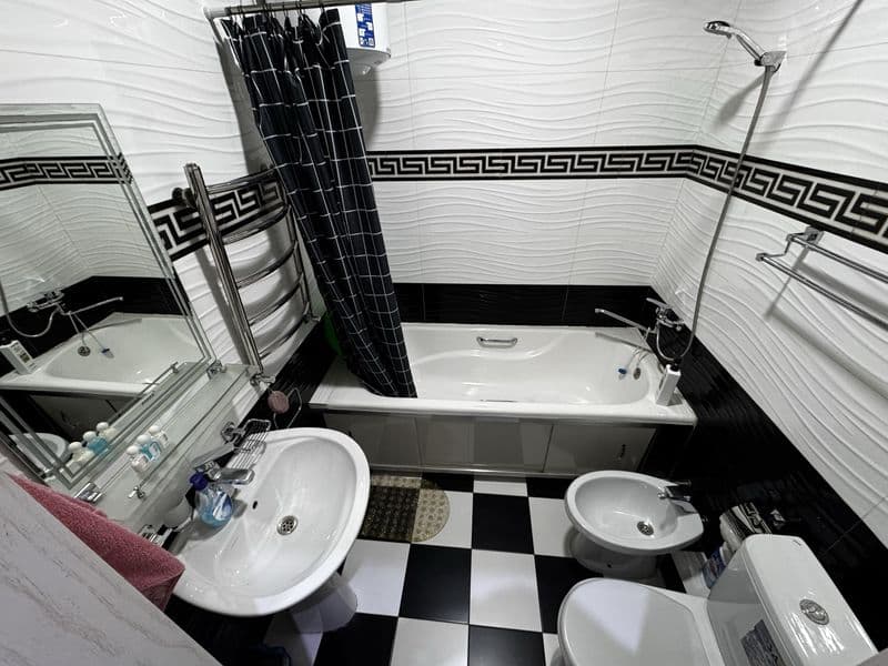 Сдается в долгосрочную аренду просторная 3-комнатная квартир — фото 4